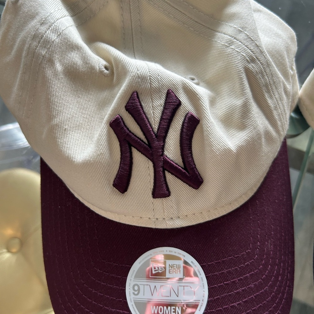 New Era Aritzia New York Yankees hats NWT - Picture 1 of 7